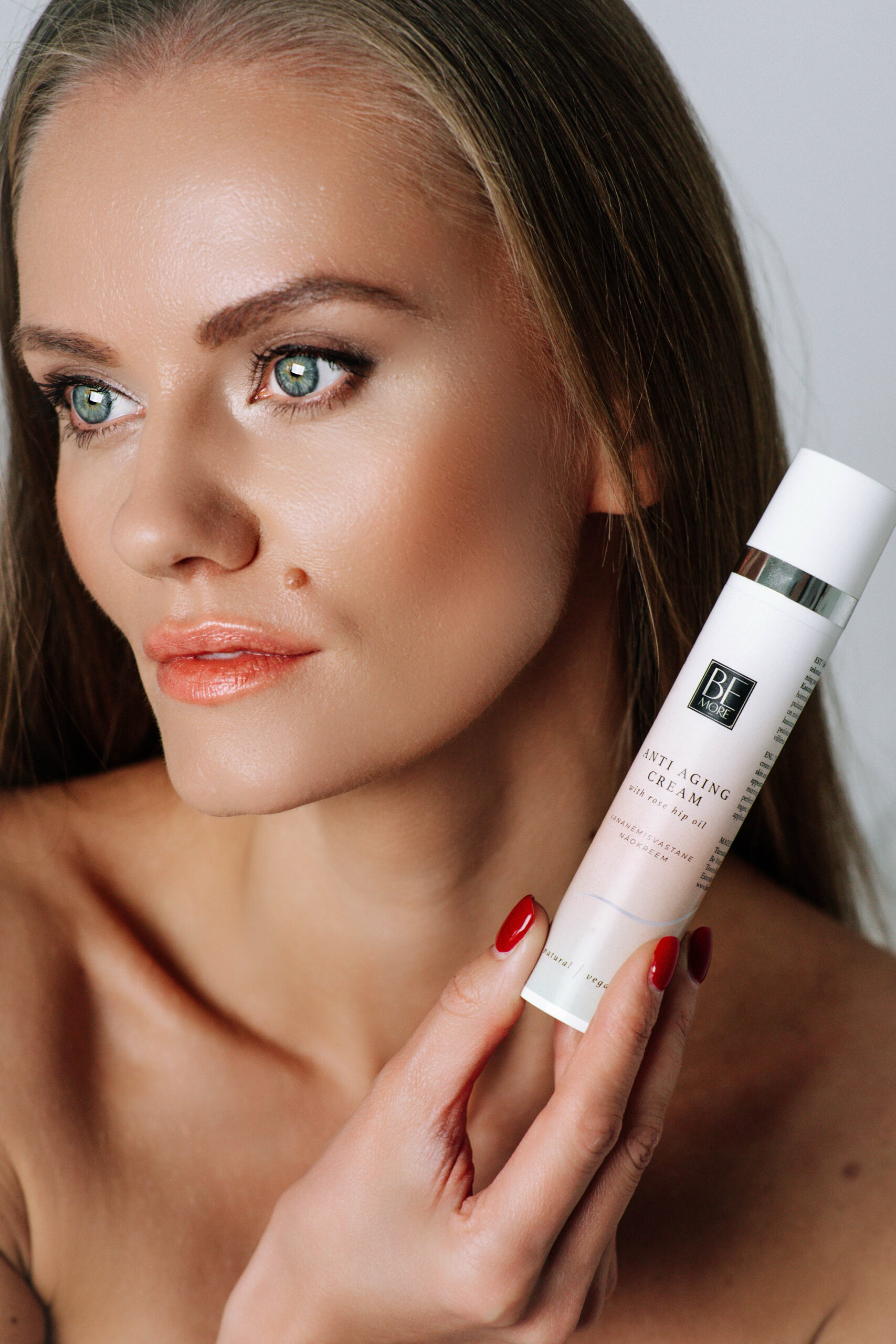 {"ARInfo":{"IsUseAR":false},"Version":"1.0.0","MakeupInfo":{"IsUseMakeup":false},"FaceliftInfo":{"IsChangeEyeLift":false,"IsChangeFacelift":false,"IsChangePostureLift":false,"IsChangeNose":false,"IsChangeFaceChin":false,"IsChangeMouth":false,"IsChangeThinFace":false},"BeautyInfo":{"IsAIBeauty":false,"OldBeautyCount":1,"IsSharpen":false,"SwitchMedicatedAcne":false,"IsBrightEyes":false,"IsOldBeauty":false,"IsReduceBlackEyes":false},"HandlerInfo":{"AppName":2},"FilterInfo":{"IsUseFilter":false}}